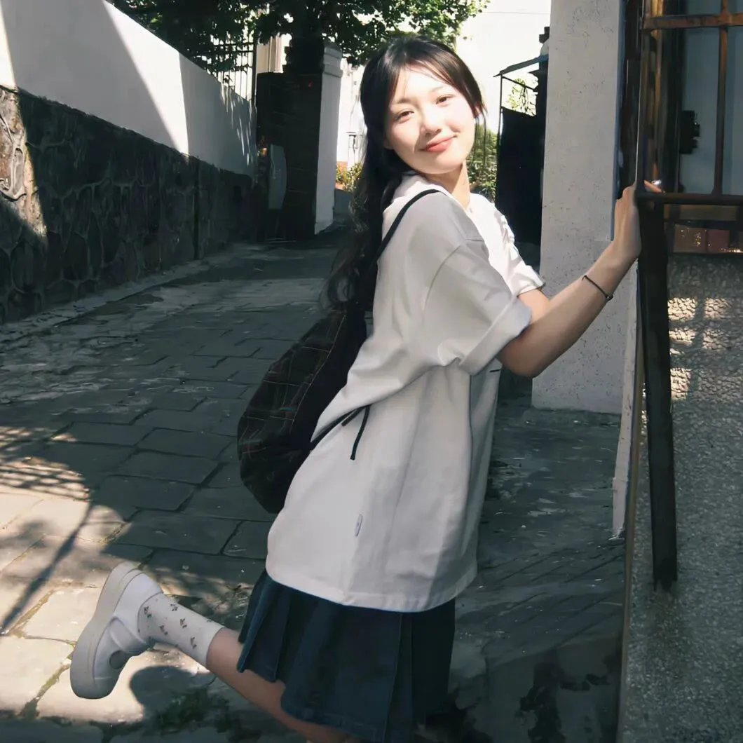 迷粉爱墙 海报