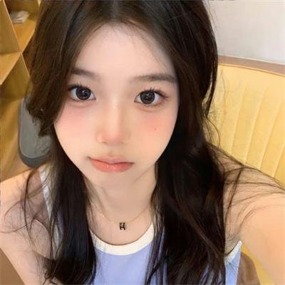 三个摩登女性 海报